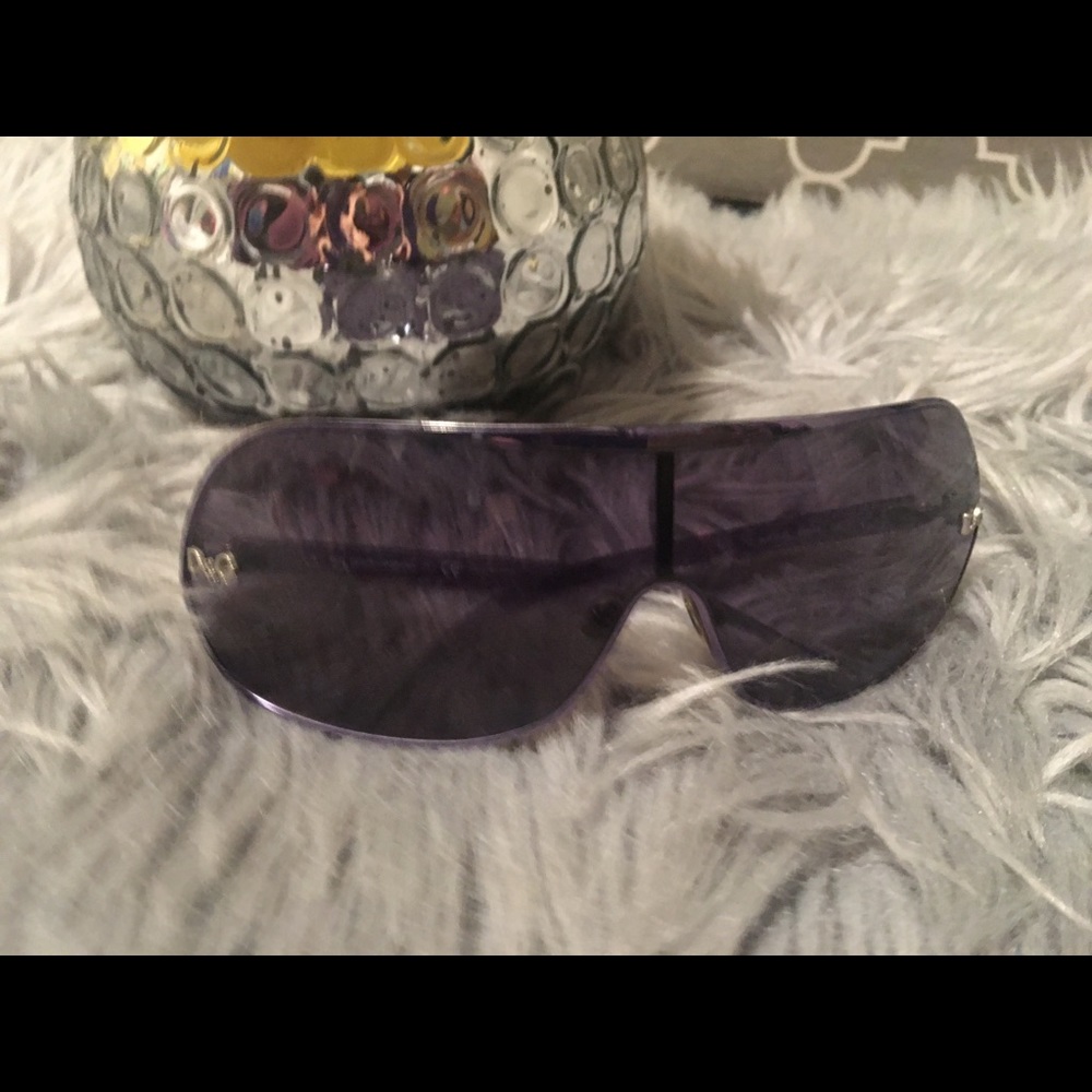 Sunglasses used  scratches on lenses